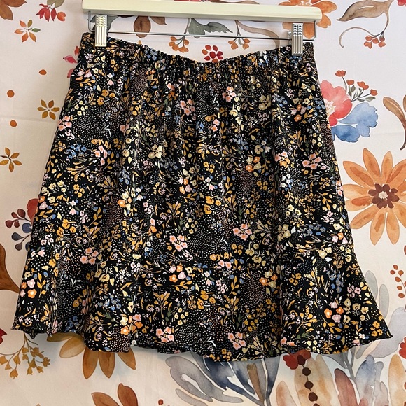 Altar’d State M Dark Floral Blue Orange Preppy Elastic Pull On Mini Skirt Spring - Picture 2 of 8
